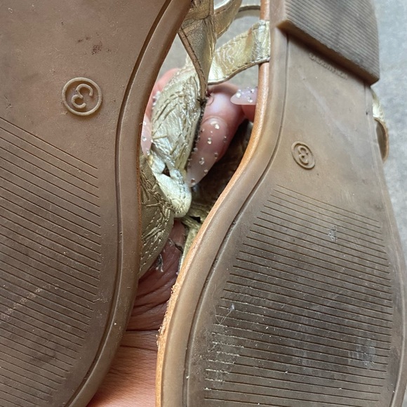 GREAT SALE 5 pare of shoes sandals and sneakers - Picture 11 of 11